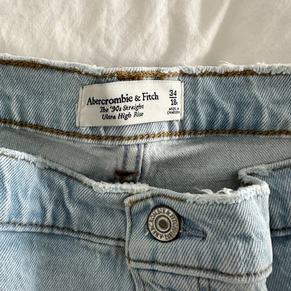 NWT Abercrombie High Rise 90s Relaxed Jean Size 18 - Picture 4 of 4